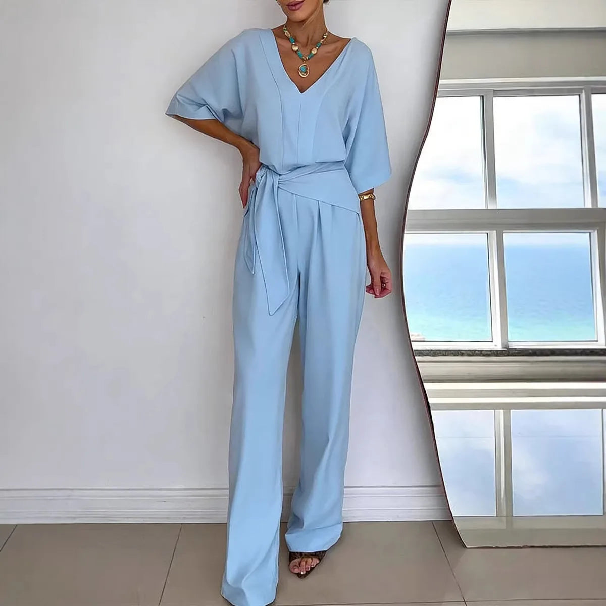 Macacão Michele™ com Faixa de Amarração na Cintura, Decote V e Modelagem Pantalona