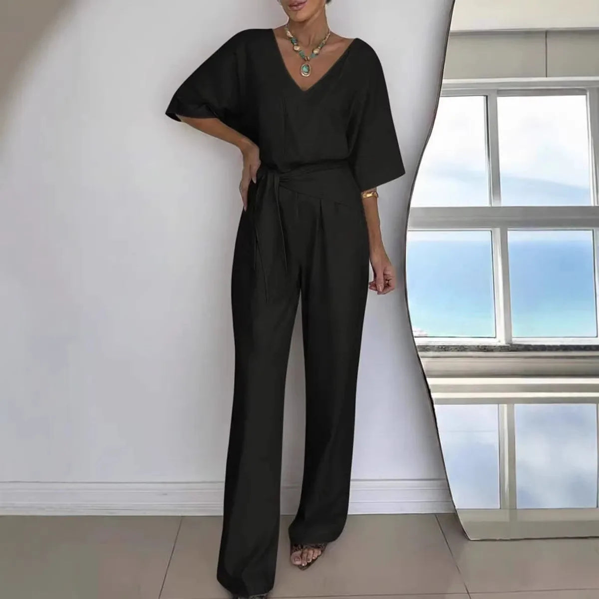 Macacão Michele™ com Faixa de Amarração na Cintura, Decote V e Modelagem Pantalona