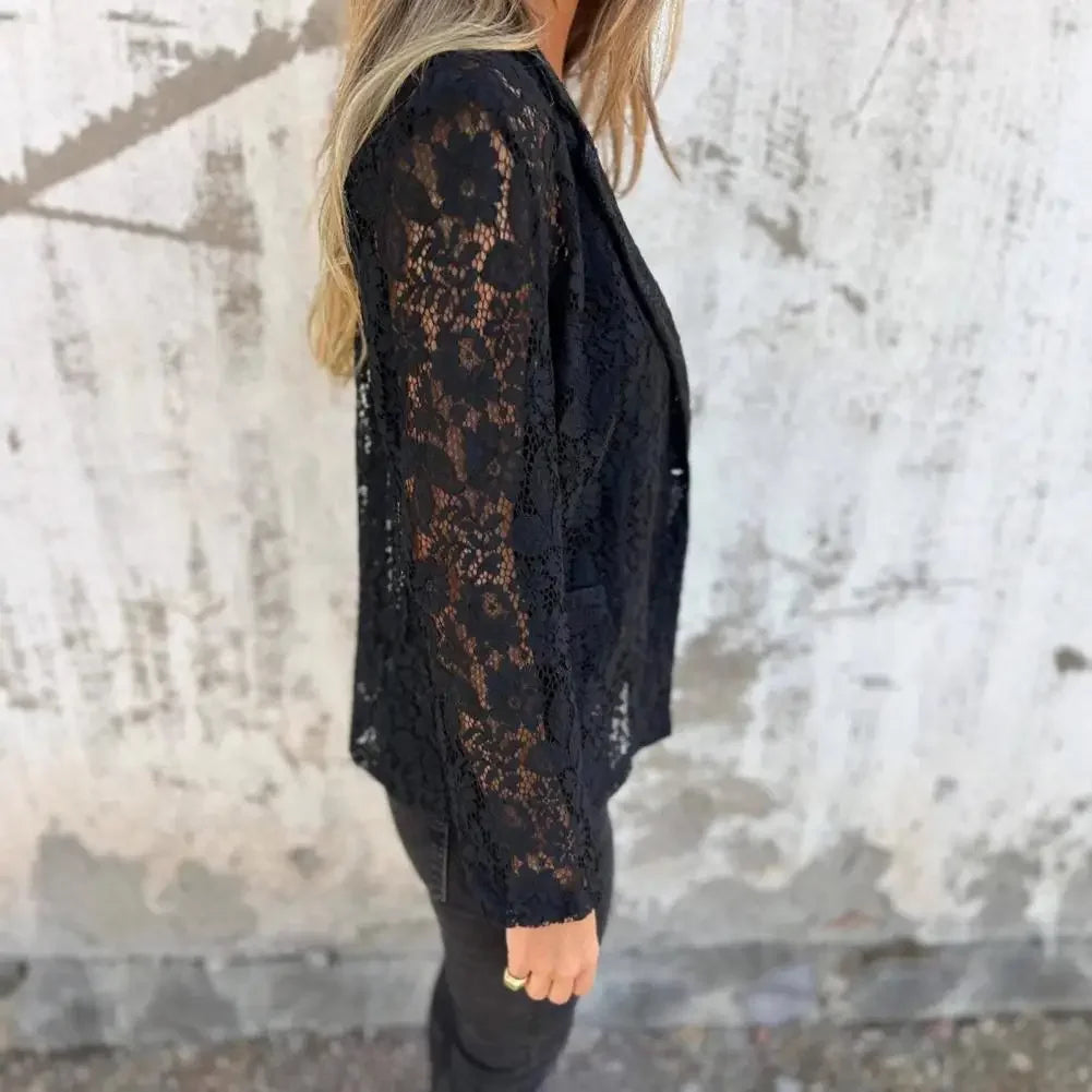 Blazer Black Rose™ em Renda Floral com Caimento Leve e Elegância Atemporal / Um Ícone de Sofisticação e Charme Feminino!