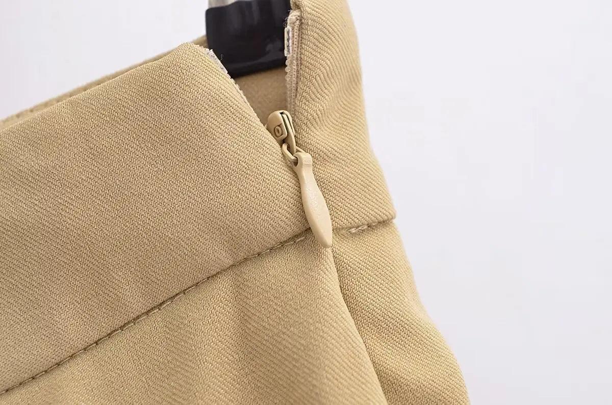 Calça Vogue Charm™️/Mostrando a Calça como uma Peça Clássica, mas com um Toque Moderno! - ModernLar