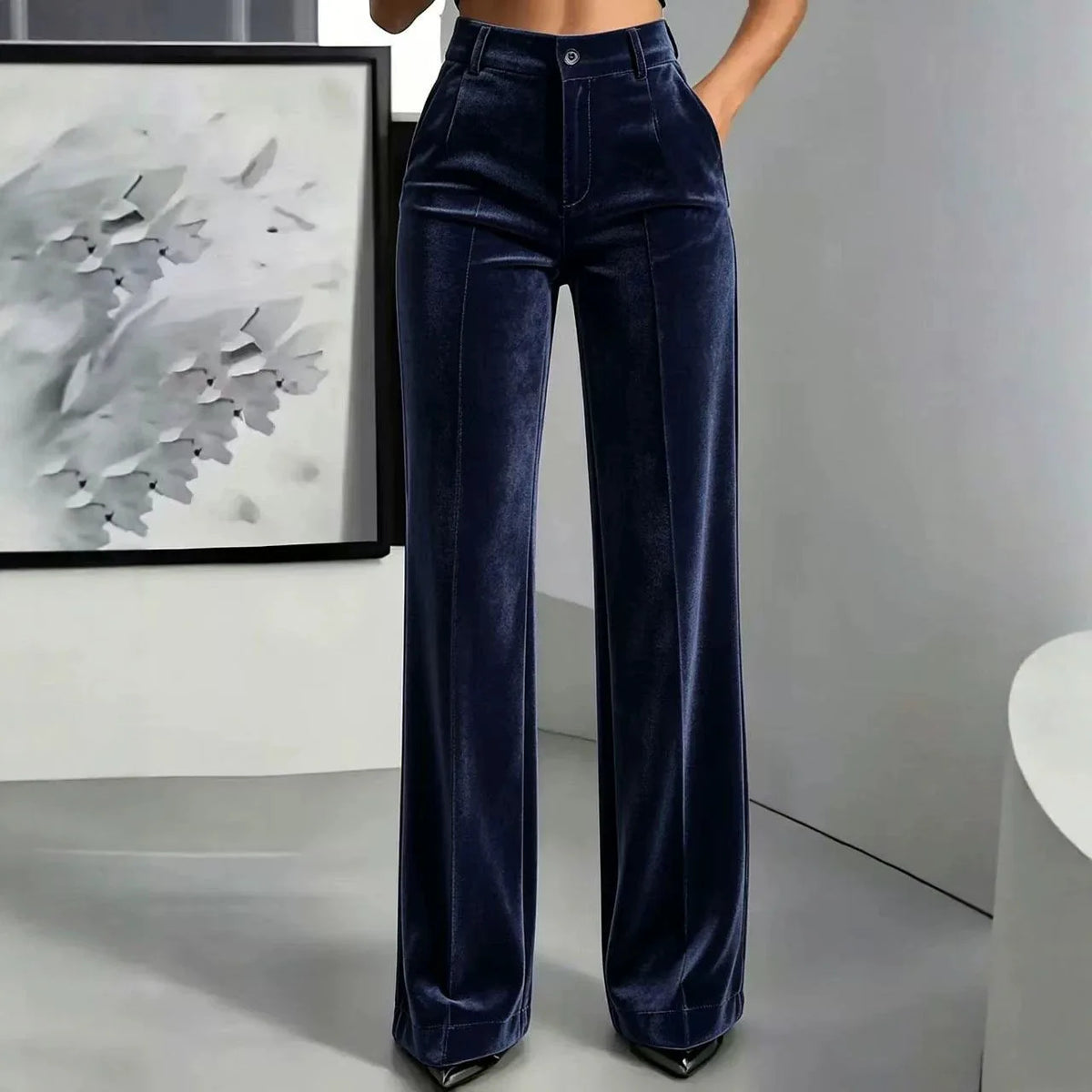 Calça Lucerna™ com Cintura Alta, Toque Aveludado e Modelagem Pantalona / O Acabamento Que Faz a Produção Parecer Mais Refinada em Instantes