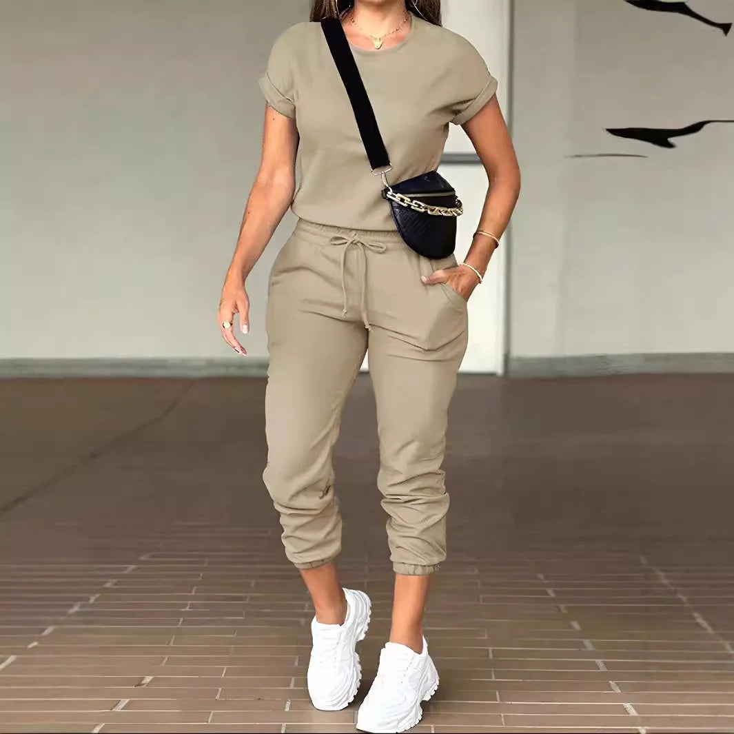 Conjunto Livenza™ com Blusa de Manga Curta e Calça Jogger com Cós Ajustável / O Equilíbrio Entre Conforto e Estilo Para Sua Rotina