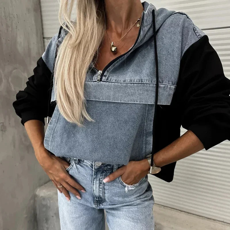 Blusa DenimMode™ em Jeans Lavado e Moletom de Algodão Suave / Para Mulheres que Criam Tendência com Leveza e Atitude!