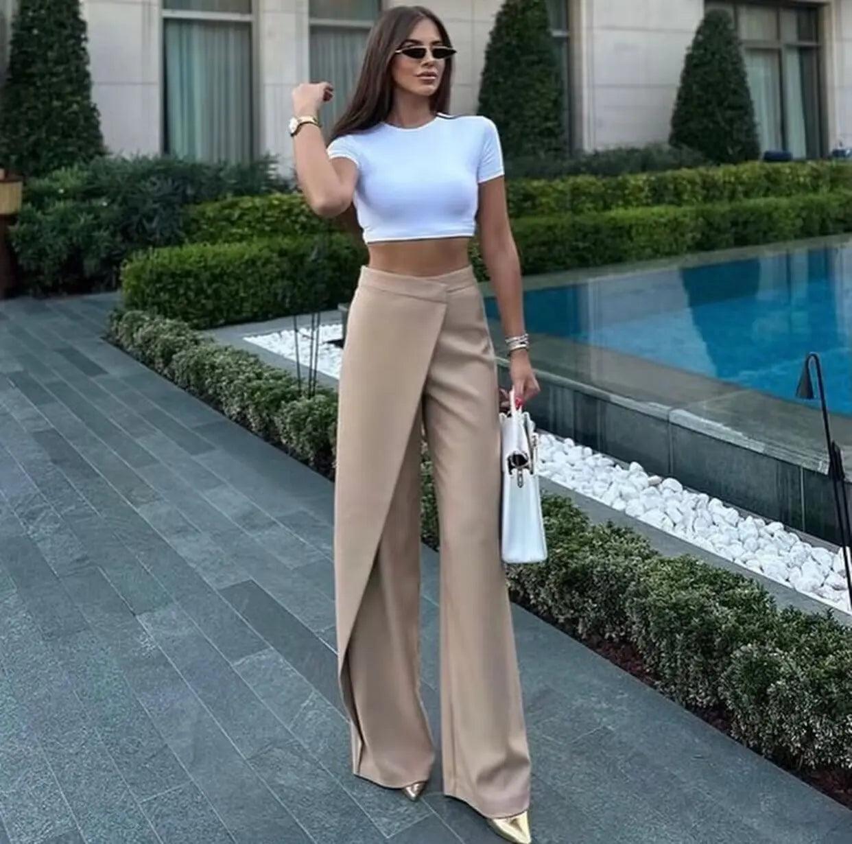 Calça Vogue Charm™️/Mostrando a Calça como uma Peça Clássica, mas com um Toque Moderno! - ModernLar