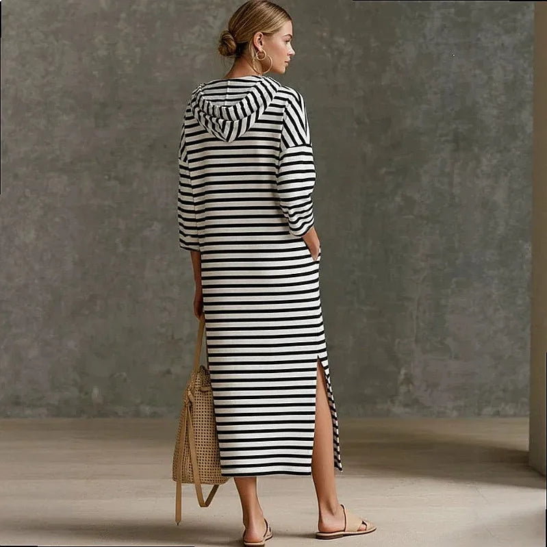 Vestido Listrado Viona™ com Capuz e Decote em V com Zíper Metálico / Leveza Para Vestir Bem Sem Complicação