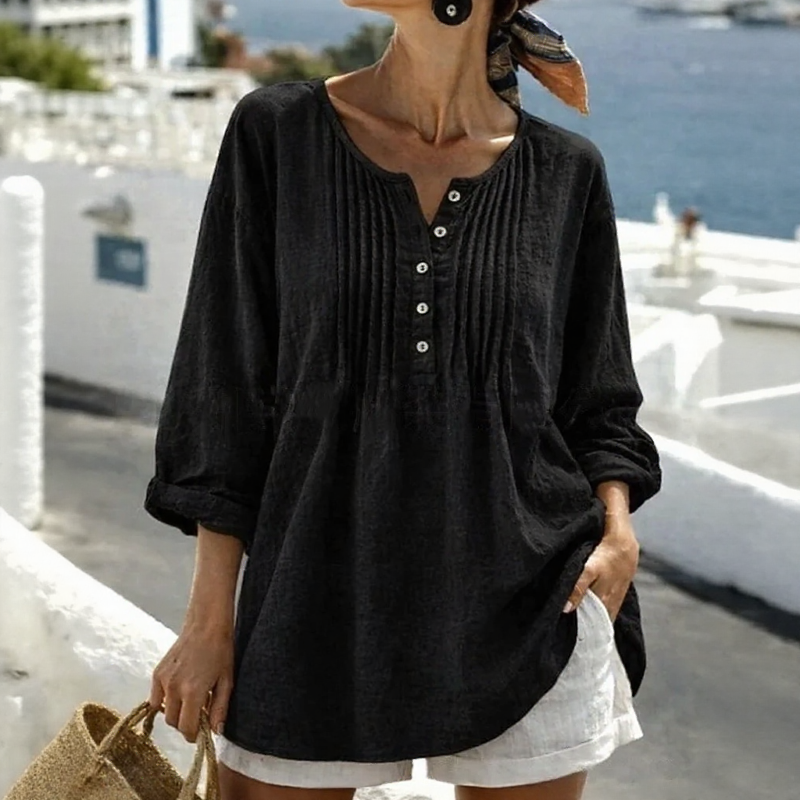 Blusa Nerea™ com Plissado Frontal, Botões na Gola e Modelagem Ampla / Detalhes Delicados Que Dão Mais Movimento e Presença ao Visual