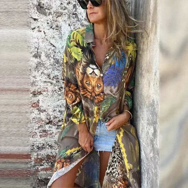 Camisa Safari Majestosa™ Estilo Chemise com Estampa Selvagem Tropical / A Camisa que Transforma Seu Look em Obra de Arte Tropical!