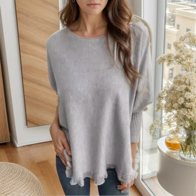 Poncho Donna Vita™ em Malha de Tricô com Manga Canelada e Barra Delicada / Sutileza, Movimento e Elegância em um Só Toque!