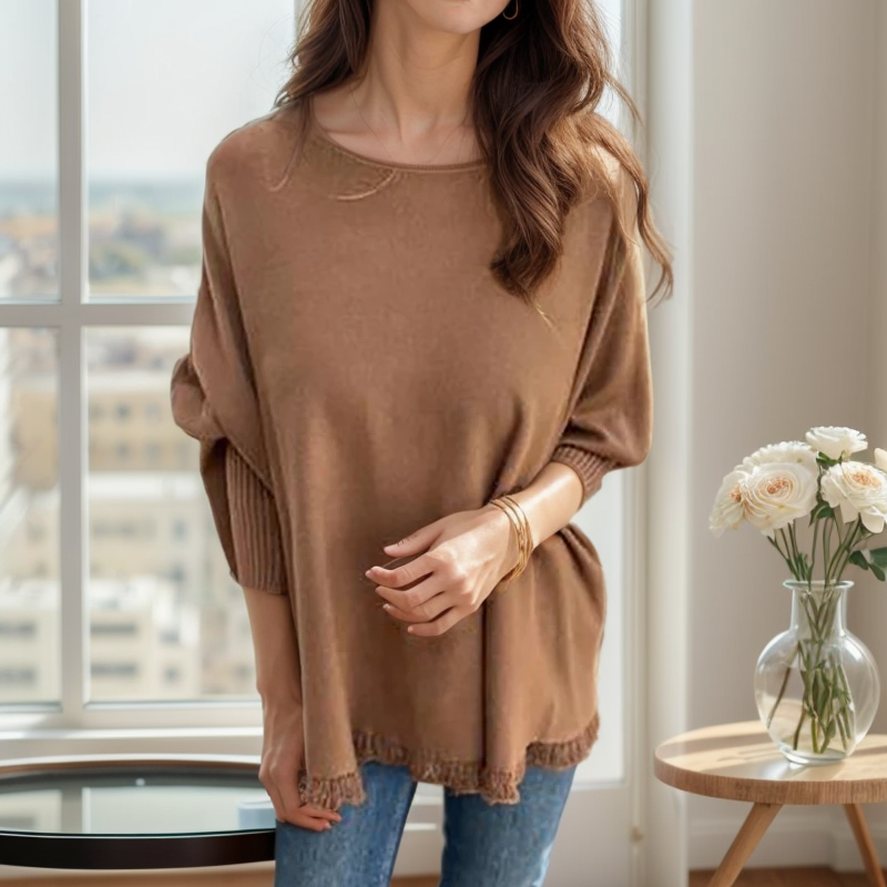 Poncho Donna Vita™ em Malha de Tricô com Manga Canelada e Barra Delicada / Sutileza, Movimento e Elegância em um Só Toque!