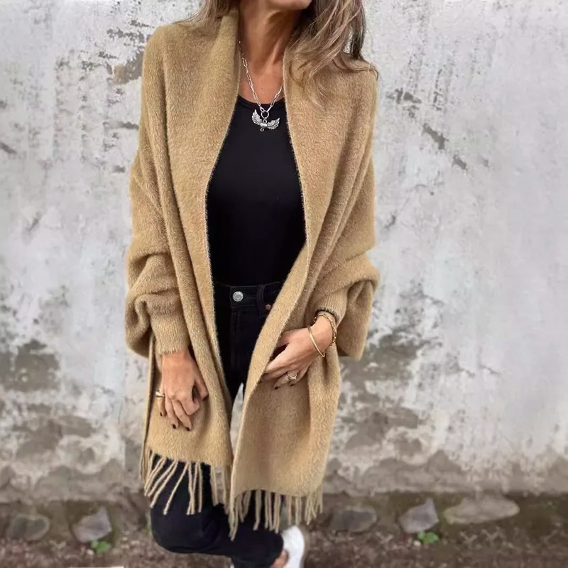Casaco Urban Chic™ em Malha de Pelúcia com Franja / O Aconchego com Estilo das Ruas de Milão!