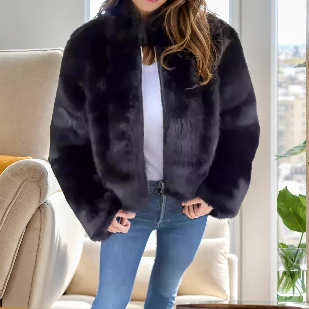 Casaco Bomber Winter Bloom™ em Pelúcia Premium Felpuda / O Toque de Glamour que Seu Inverno Merece!