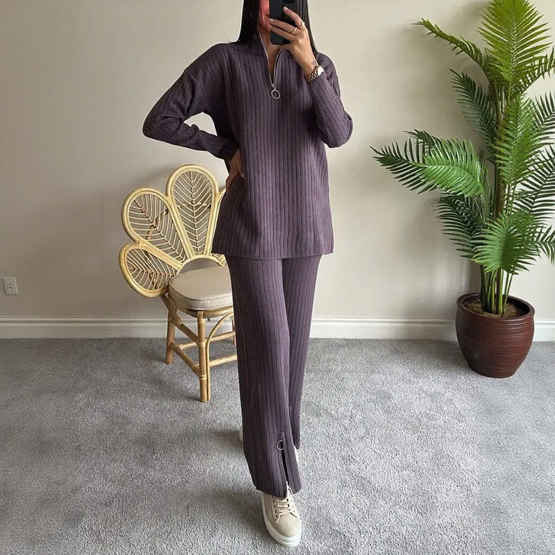 Conjunto Malu™ em Malha Texturizada com Zíper e Fenda Charmosa / O Básico que Veste Muito Além do Simples!