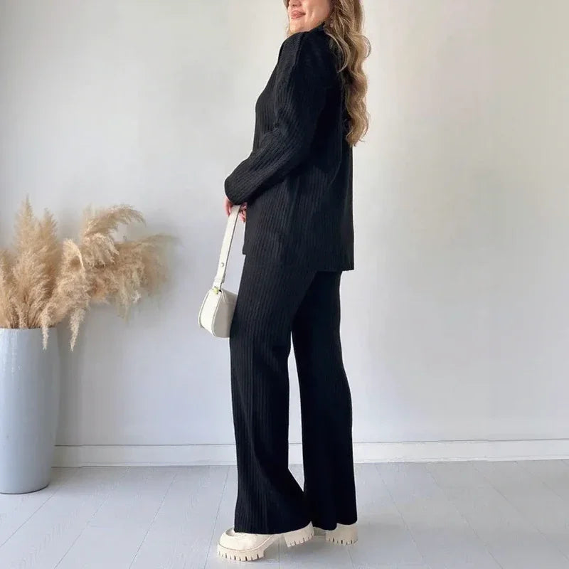 Conjunto Malu™ em Malha Texturizada com Zíper e Fenda Charmosa / O Básico que Veste Muito Além do Simples!