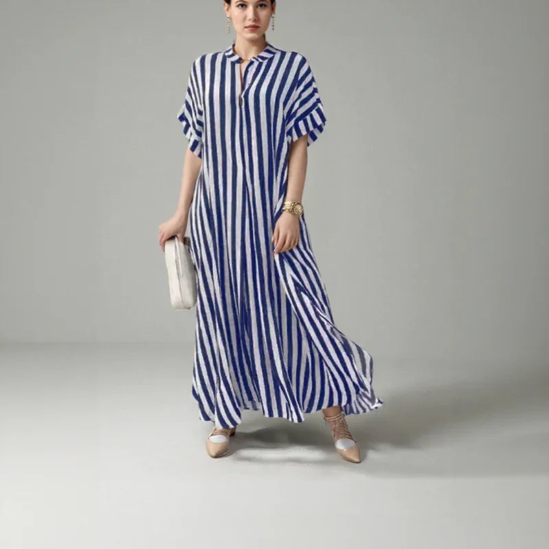 Vestido Olívia Moderna™ com Gola Camisa e Estampa Vertical / Charme Urbano com Leveza e Sofisticação!