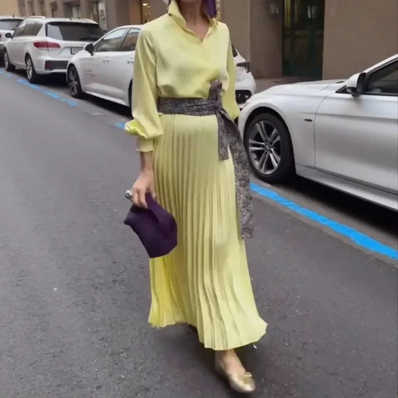 Vestido Lorayne™ em Cetim Plissado e Gola Chemise / Para Mulheres que Encantam com Sofisticação!