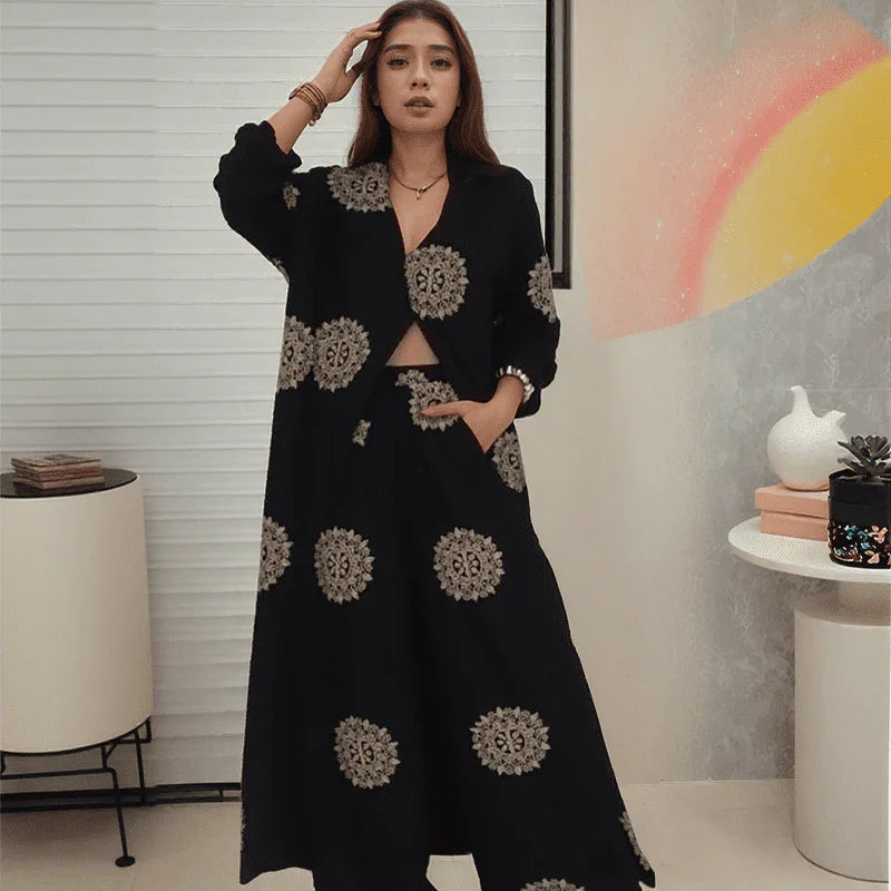 Conjunto Ayla™ com Caimento Luxuoso e Mandalas Douradas / Para Mulheres que Marcam Presença!