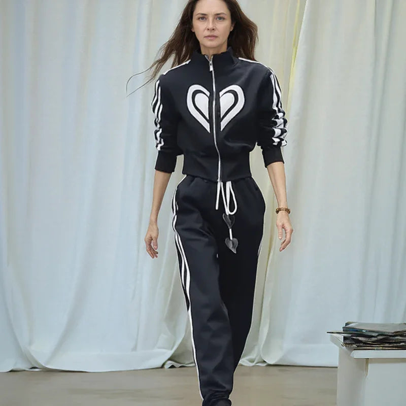 Conjunto de Moletom Doce Ritmo™ com Cadarço Decorativo e Toque Esportivo / Conforto que Acompanha o Seu Movimento!