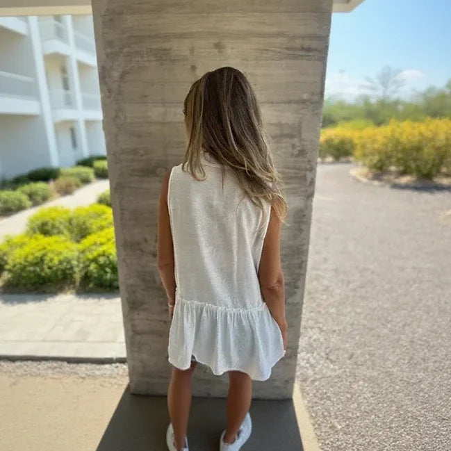 Camisa Laguna™ em Viscose Premium com Babado na Barra e Botões Minimalistas / Toque Natural e Caimento que Encanta!