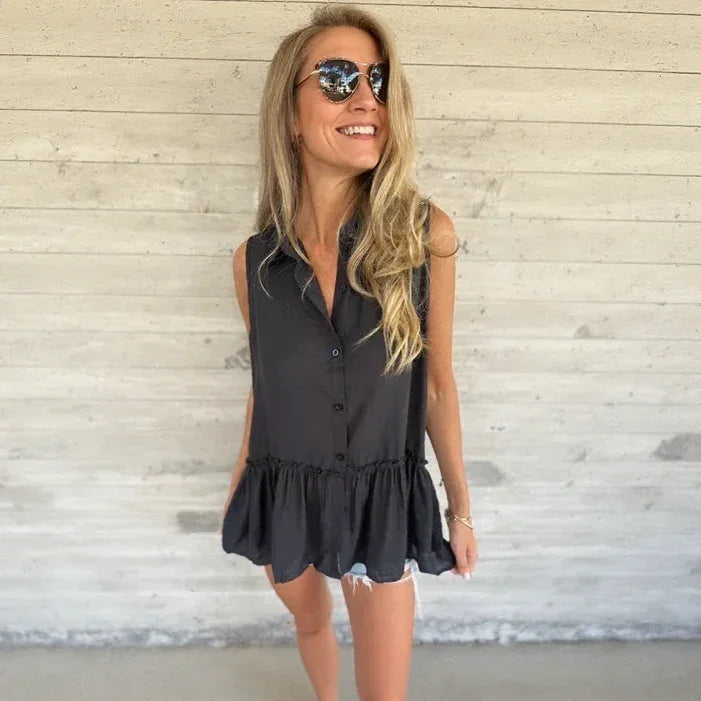 Camisa Laguna™ em Viscose Premium com Babado na Barra e Botões Minimalistas / Toque Natural e Caimento que Encanta!