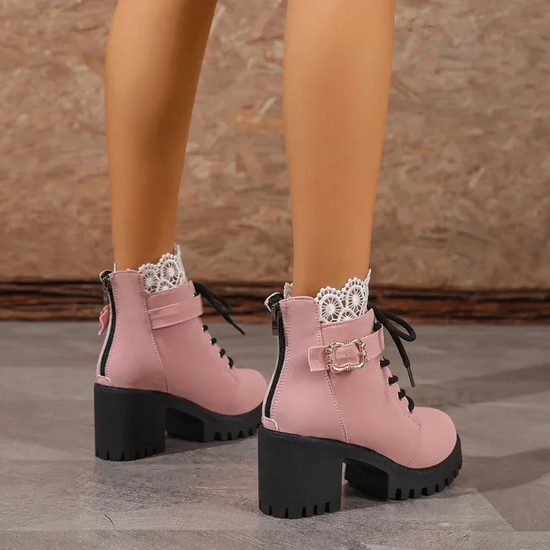 Bota Victoria Urban™ com Renda Elegante e Design Britânico