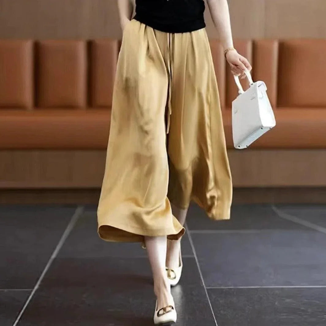 Calça Saia Elloá com Tecido Texturizado em Seda Gelo / A Peça de Roupa Que Deixa Qualquer Mulher Apaixonada! - ModernLar