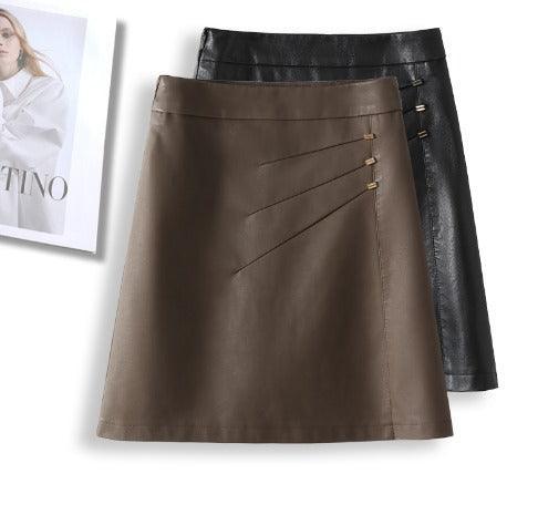 Saia BritneyBelle™ em Couro Sustentável / A peça que combina a atitude icônica com a sofisticação contemporânea que você adora! - ModernLar