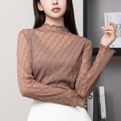 Blusinha Gola Alta Madalena™ / Detalhes em Renda e Transparência Delicada para Dias Quentes! - ModernLar