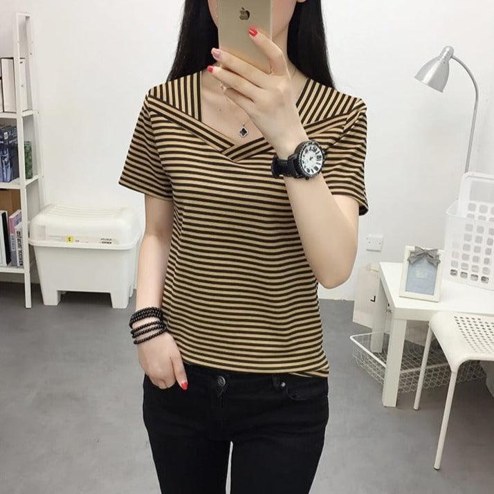 (Promoção: Compre 2, Leve 3) Blusinhas Mônaco™ com Gola em V Cruzada / Harmonia Visual em Listras para o Cotidiano Moderno! - ModernLar
