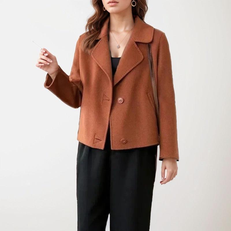 Casaco Imperatriz™ com Design Clássico e Acabamento de Alta Qualidade / Sofisticação e Conforto em Cada Detalhe