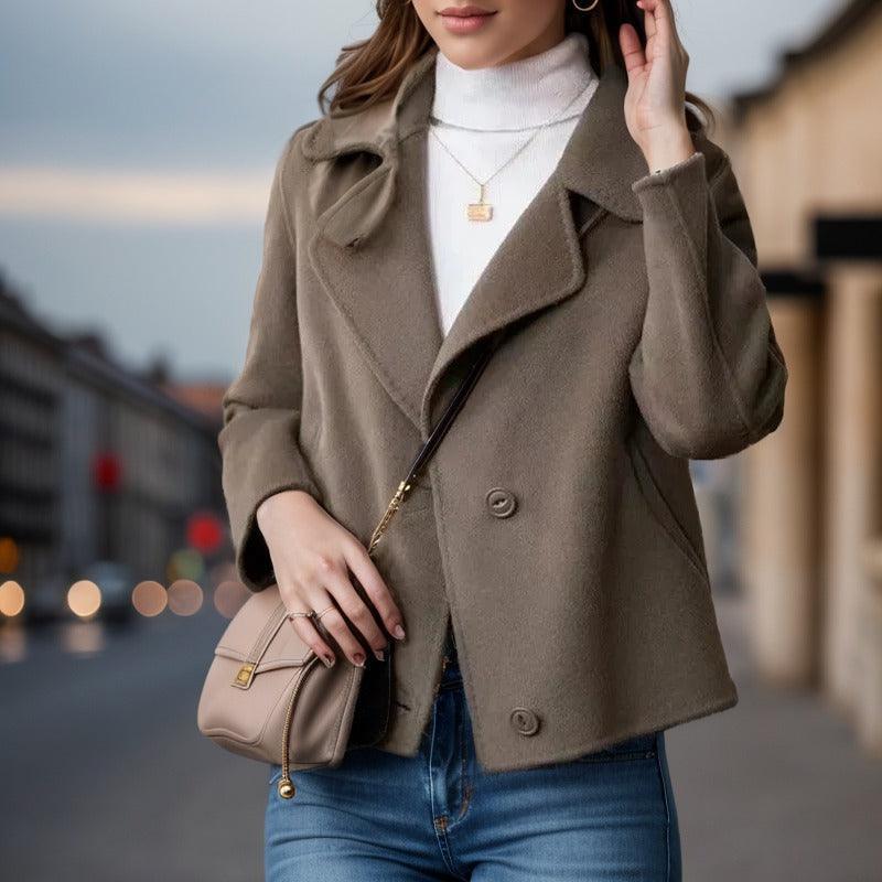 Casaco Imperatriz™ com Design Clássico e Acabamento de Alta Qualidade / Sofisticação e Conforto em Cada Detalhe