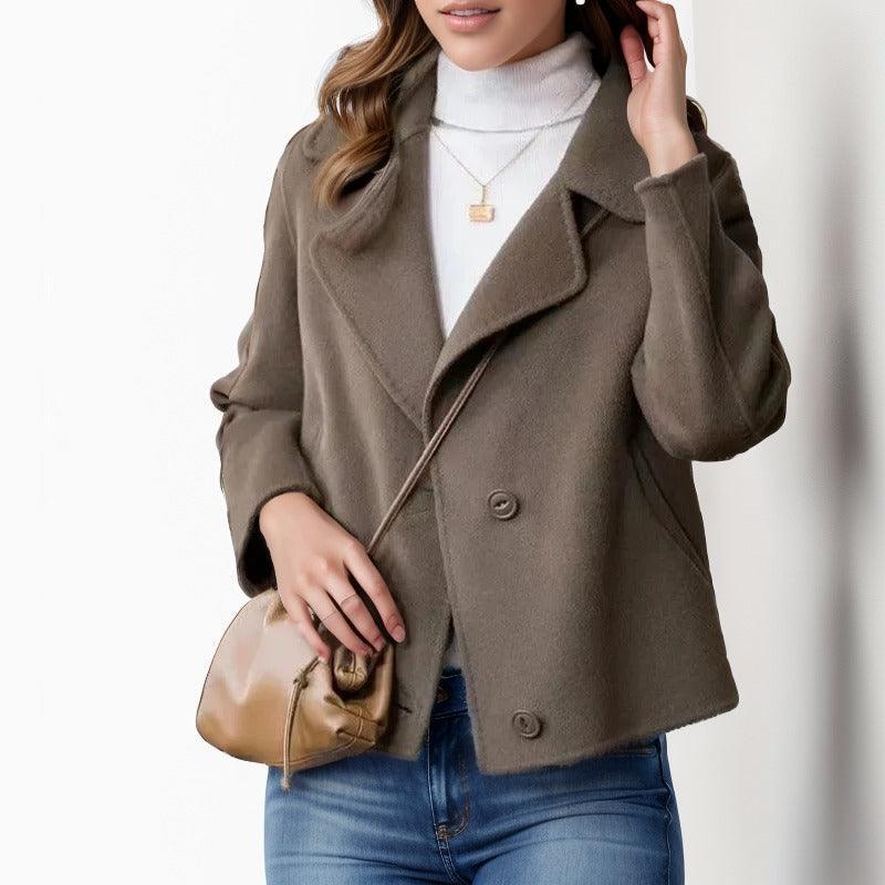 Casaco Imperatriz™ com Design Clássico e Acabamento de Alta Qualidade / Sofisticação e Conforto em Cada Detalhe