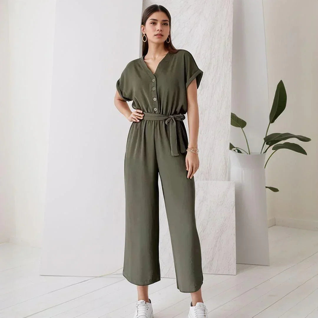 Macacão Evelyne™ em Tecido Soft com Botões e Amarração