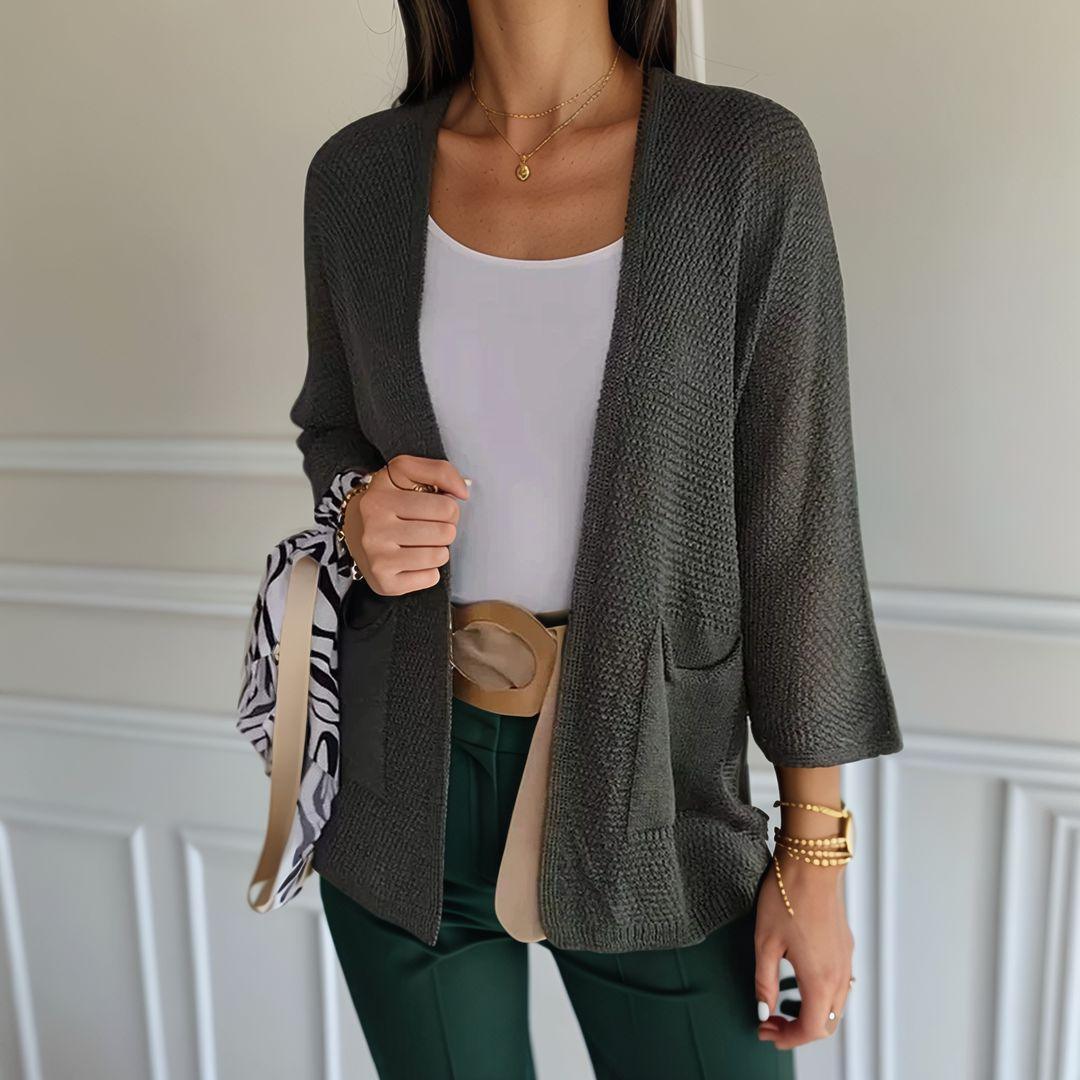Cardigan Brisa Mediterrânea™ em Crochê Artesanal / Cada Peça, Uma Obra-Prima Única de Elegância Para o Seu Verāo!