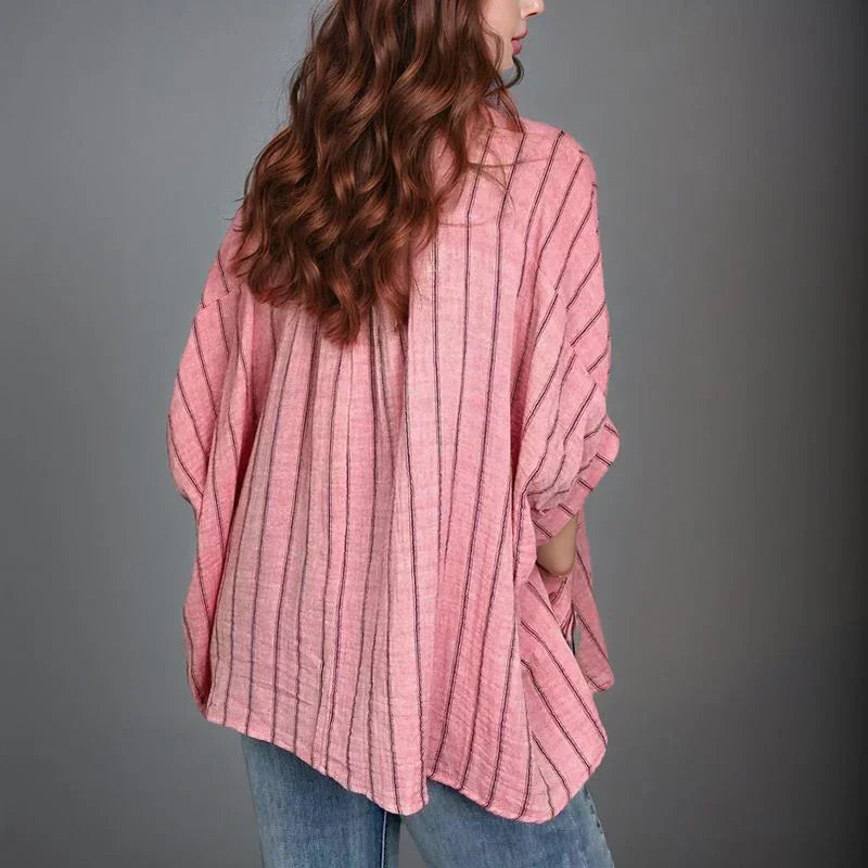 Camisa Feminina Castillo™ em Algodão Texturizado com Modelagem Oversized / Leveza e Charme que Abraçam Seu Estilo!
