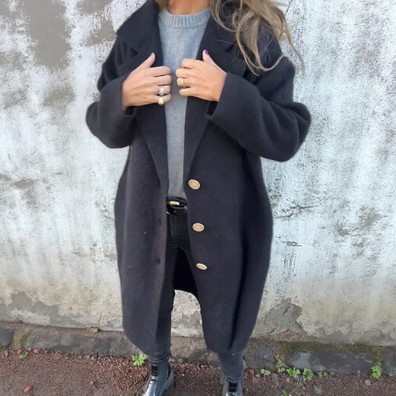Casaco Dominique™ em Lã Batida com Lapela Estruturada e Botões Clássicos / Elegância Atemporal que Aquece com Estilo e Personalidade!