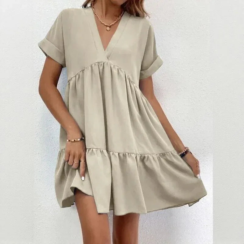 Vestido Viviê™ em Viscose Leve com Babado Amplo e Gola V / Delicadeza Atemporal com Caimento Livre e Sofisticado!