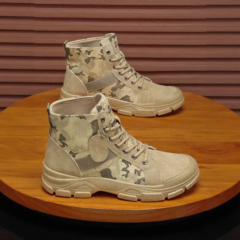 Coturno AmericanPatriot™ com Estampa Militar e Solado Antiderrapante / Para Homens que Valorizam Liberdade, Força e Tradição!