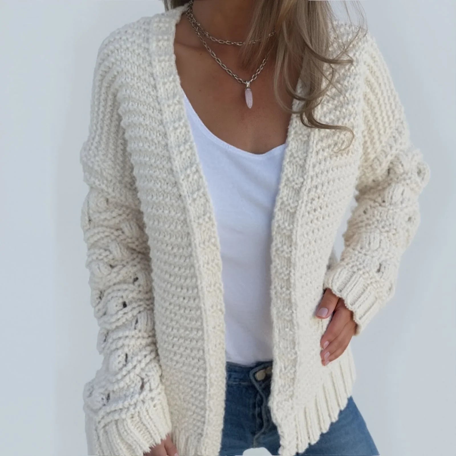 Cardigã Bellamy™ em Tricô Artesanal Premium / O Aconchego Sofisticado que Transforma Qualquer Look