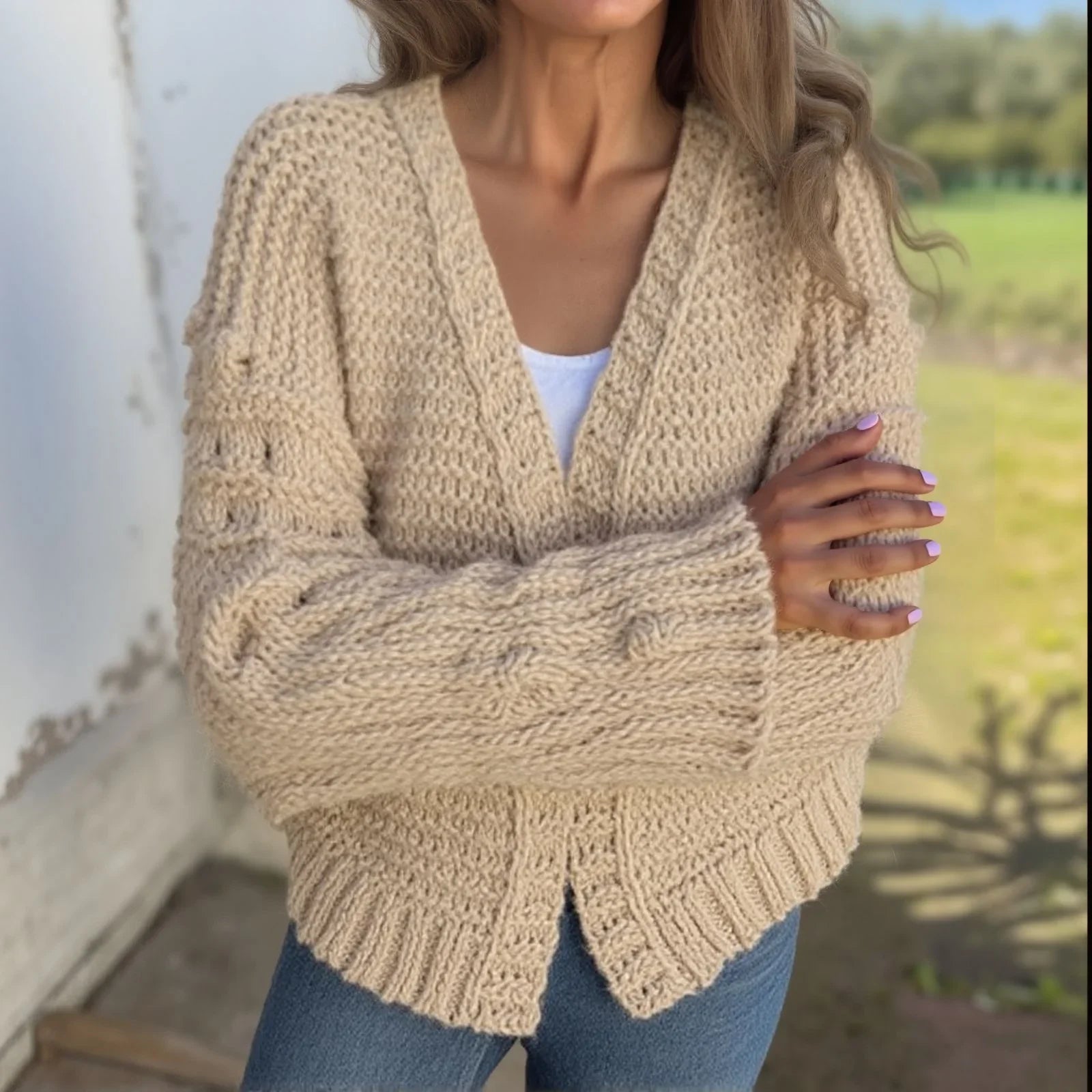 Cardigã Bellamy™ em Tricô Artesanal Premium / O Aconchego Sofisticado que Transforma Qualquer Look