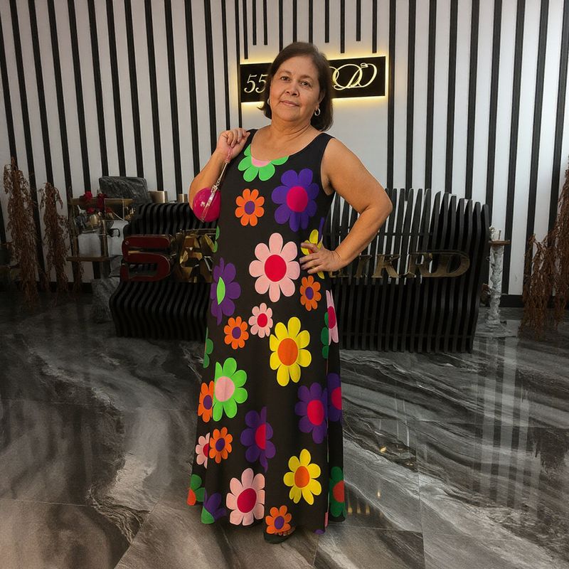 Vestido Flora™ com Estampa Floral Vibrante / Para Mulheres que Exalam Energia e Charme!