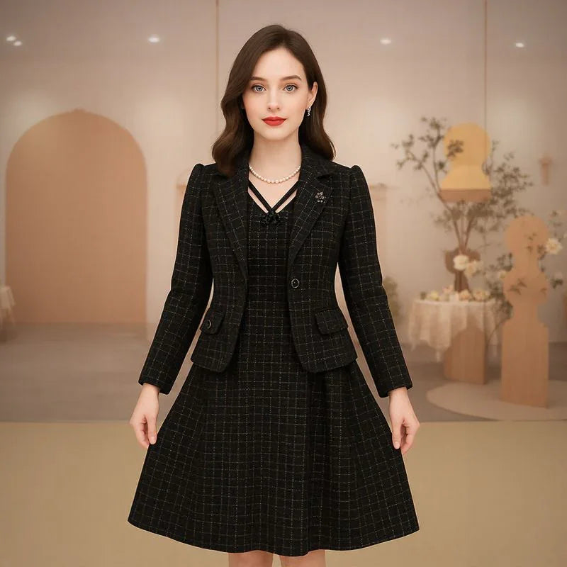 Conjunto La Vittoria™ com Blazer Estruturado e Vestido com Decote Ornamental / Presença, Estilo e Sofisticação Atemporal!