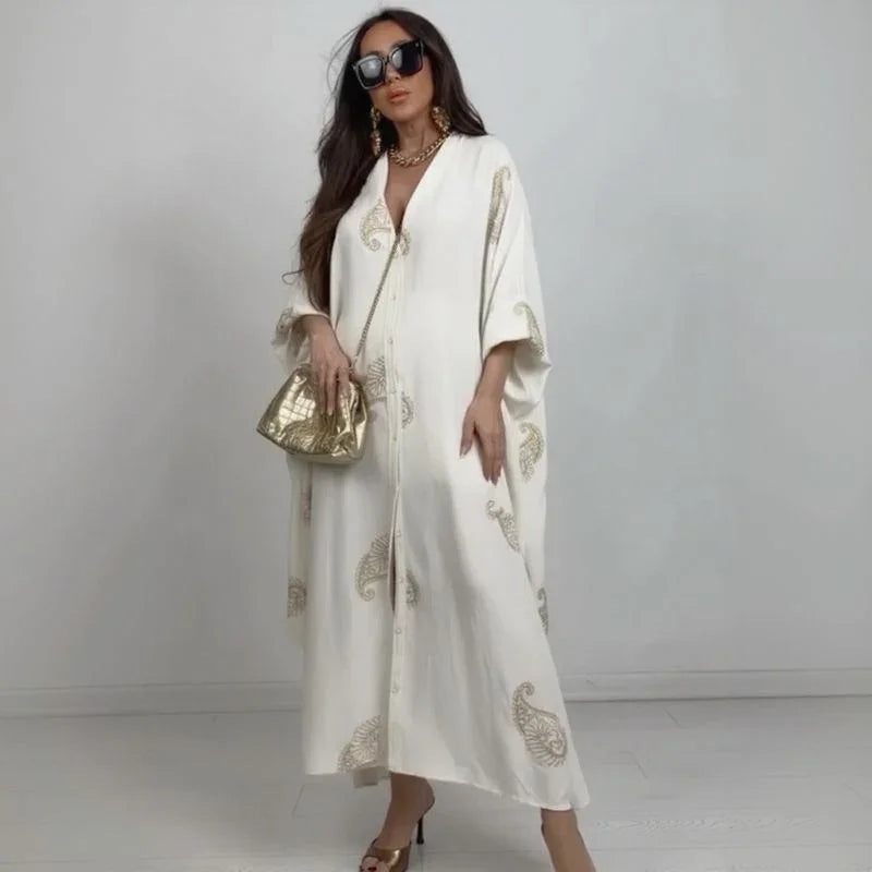 Vestido Marroquina™ Em Viscose Fluída com Adornos Dourados / Sofisticação Escultural para Mulheres de Presença Marcante!