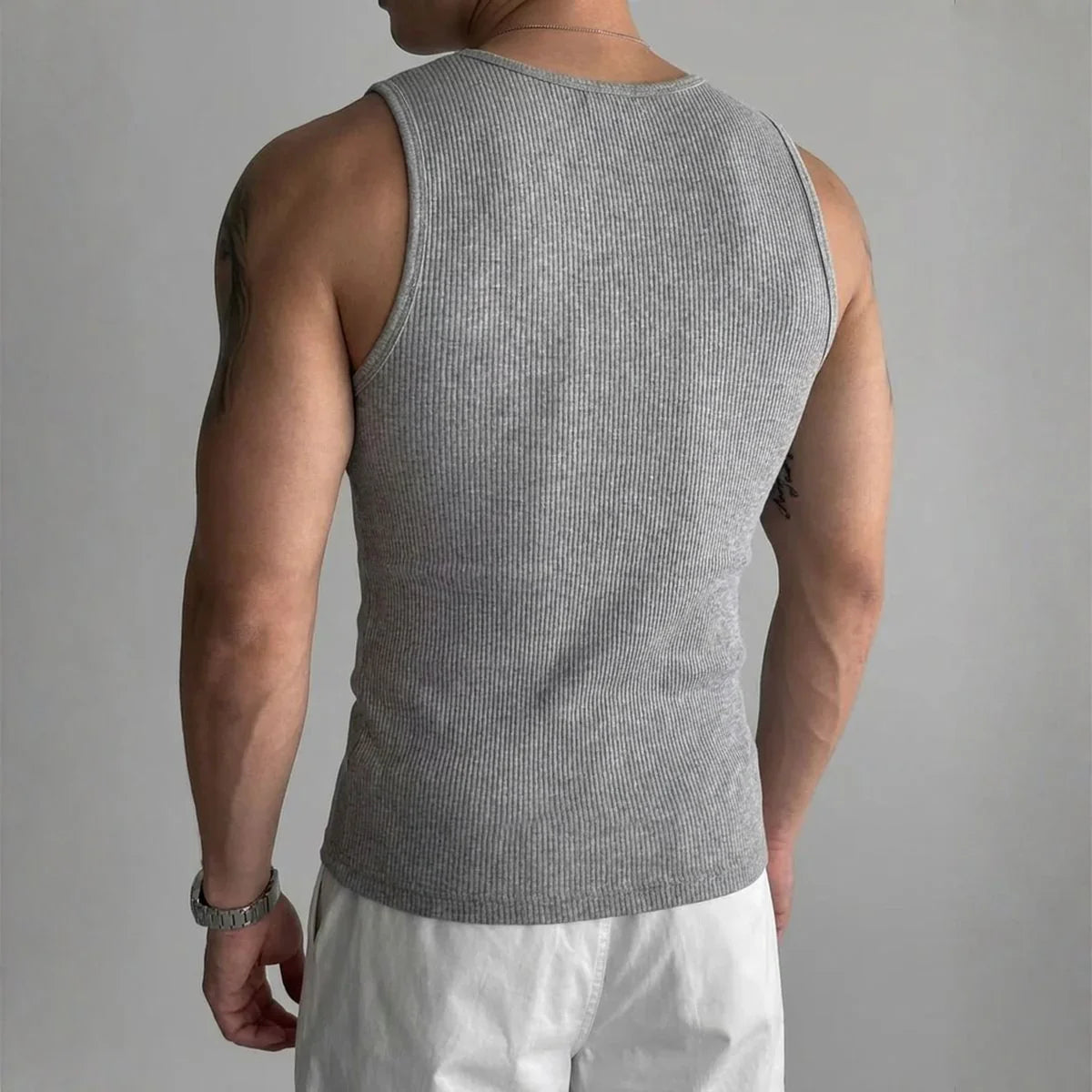 Regata Masculina Leon™ em Malha Premium com Modelagem Anatômica