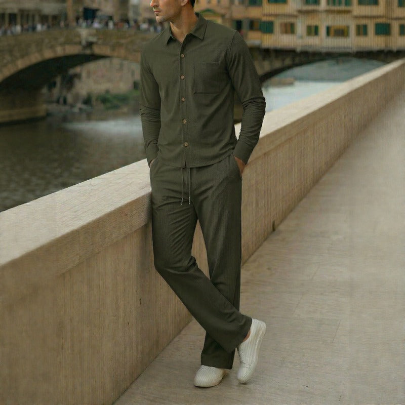 Conjunto Monte Carlo™ com Textura Leve e Calça com Cós Elástico Ajustável