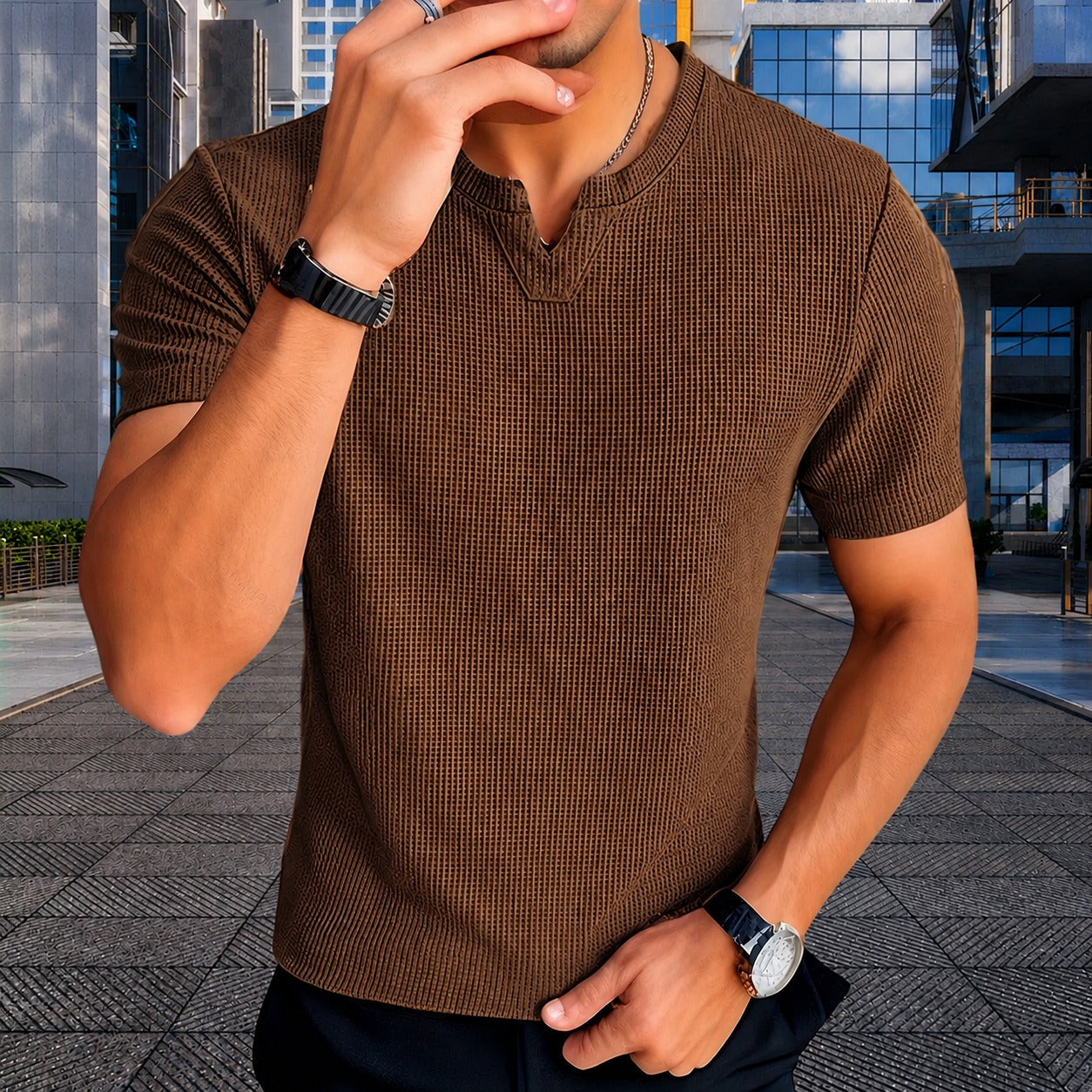 Camiseta Matteo™ em Malha Texturizada com Gola V Recortada
