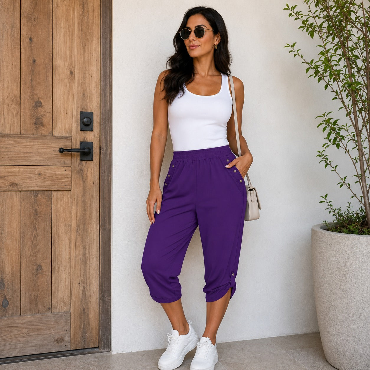 Calça Verena™ com Cintura Alta, Botões Decorativos e Barra Ajustável