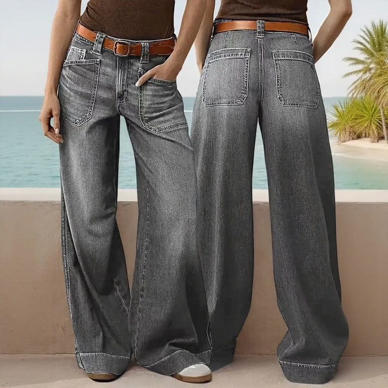 Calça Jeans Castela™ com Modelagem Ampla e Lavagem Estonada / Presença Casual Com Toque Retrô