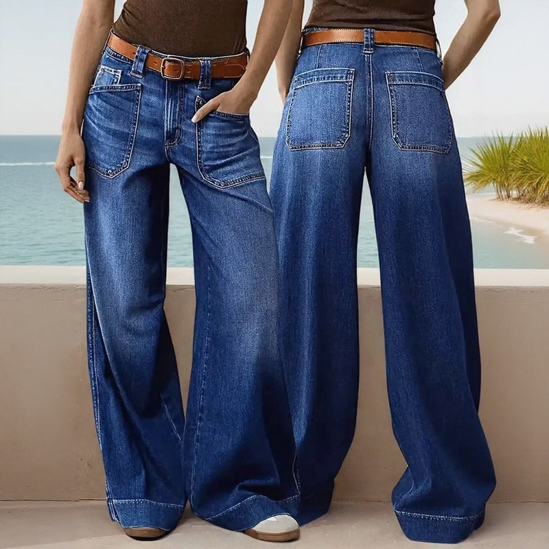 Calça Jeans Castela™ com Modelagem Ampla e Lavagem Estonada / Presença Casual Com Toque Retrô