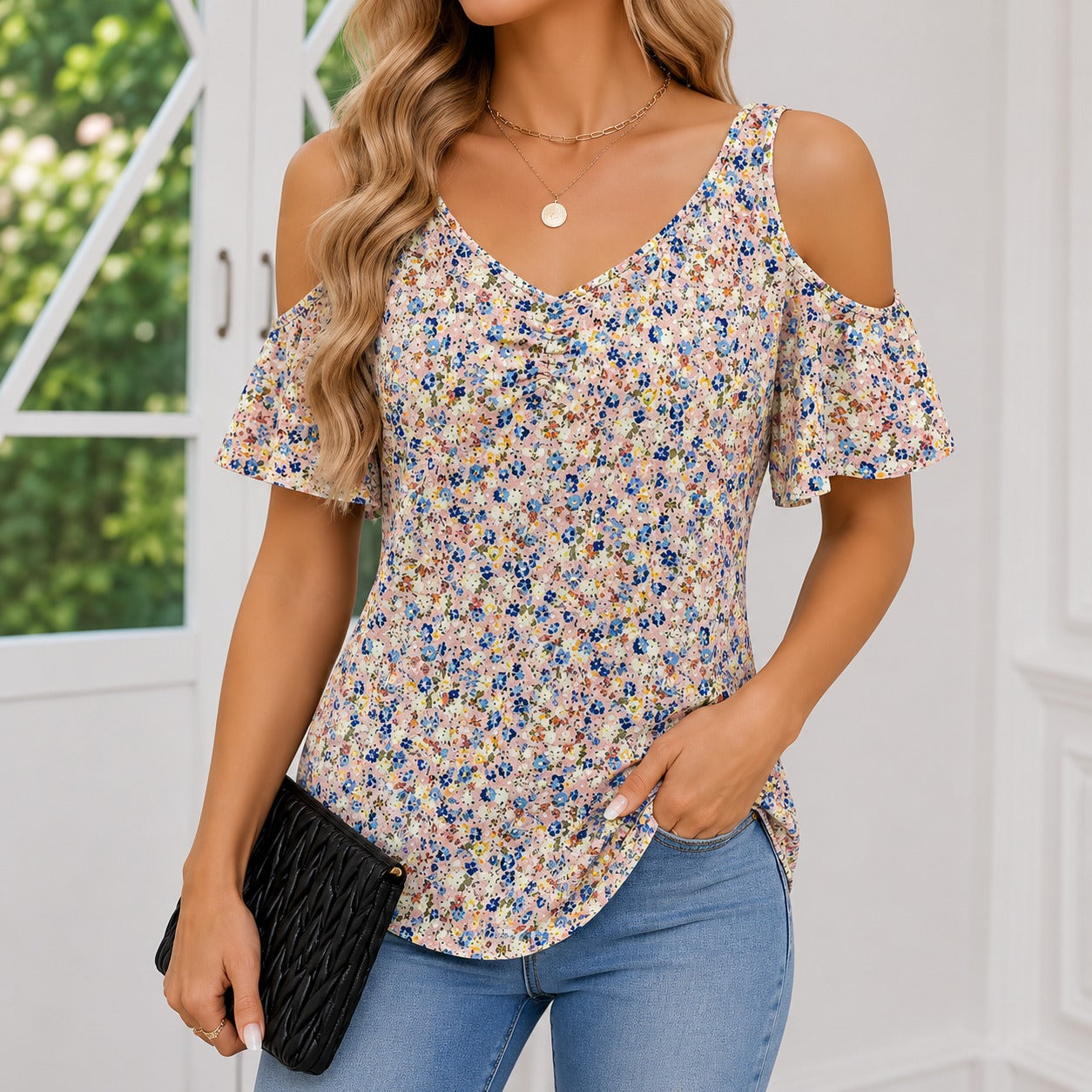 Blusa Eloá™ com Ombros Vazados, Decote V e Mangas com Babados