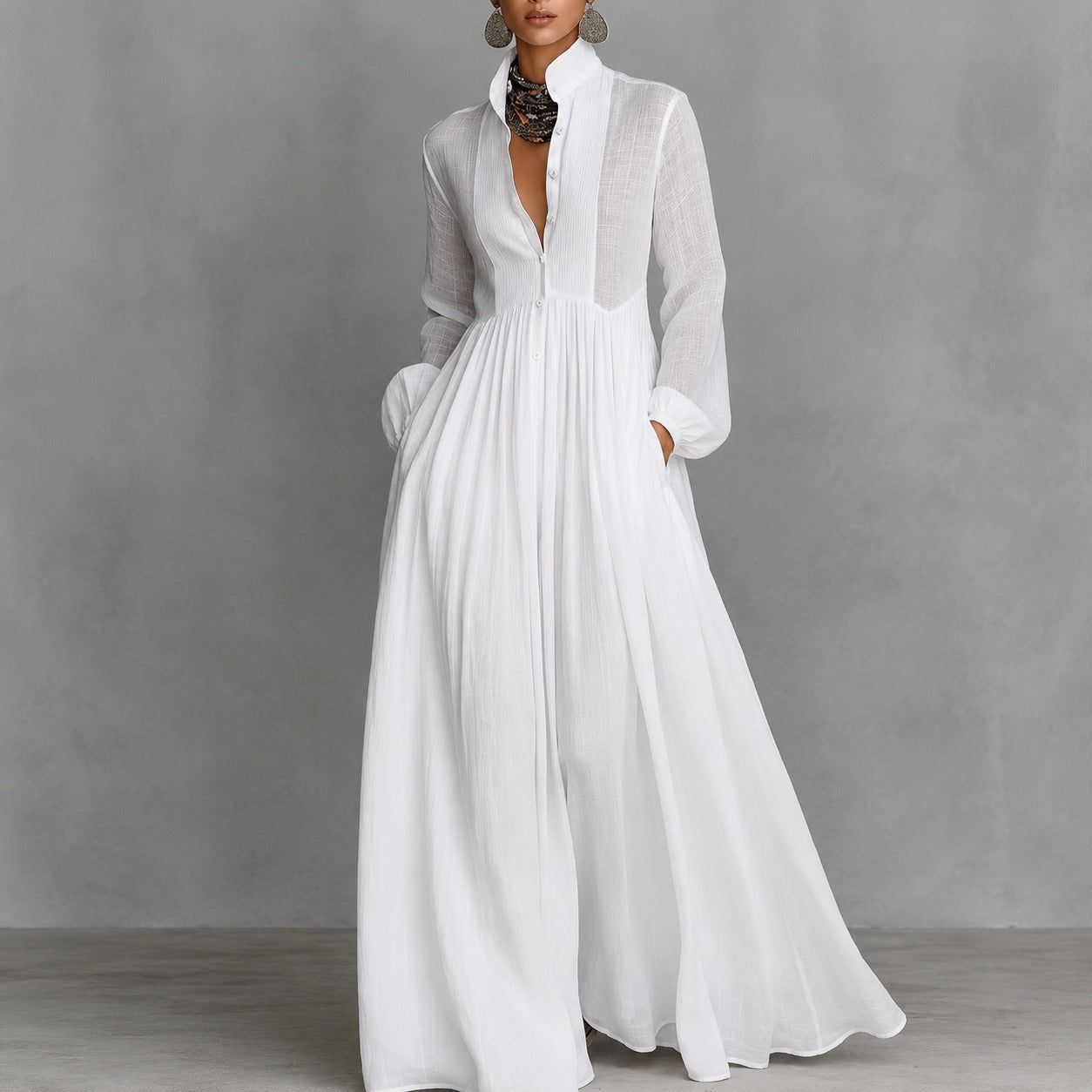 Vestido Loreta™ com Textura Plissada, Gola Alta e Saia Fluida / Silhueta Alongada Com Leveza e Elegância